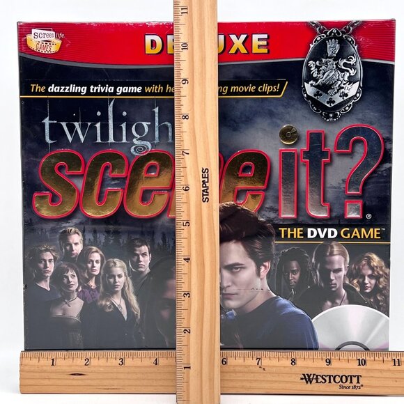 Twilight Scene It? Deluxe DVD Board Game Vampire Trivia Cullens Collectible New - Picture 12 of 15